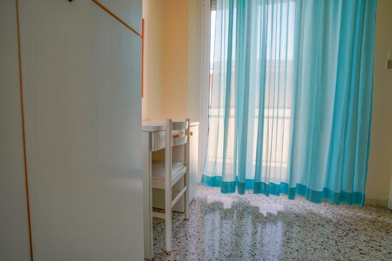 Hotel Mondial Rimini Extérieur photo