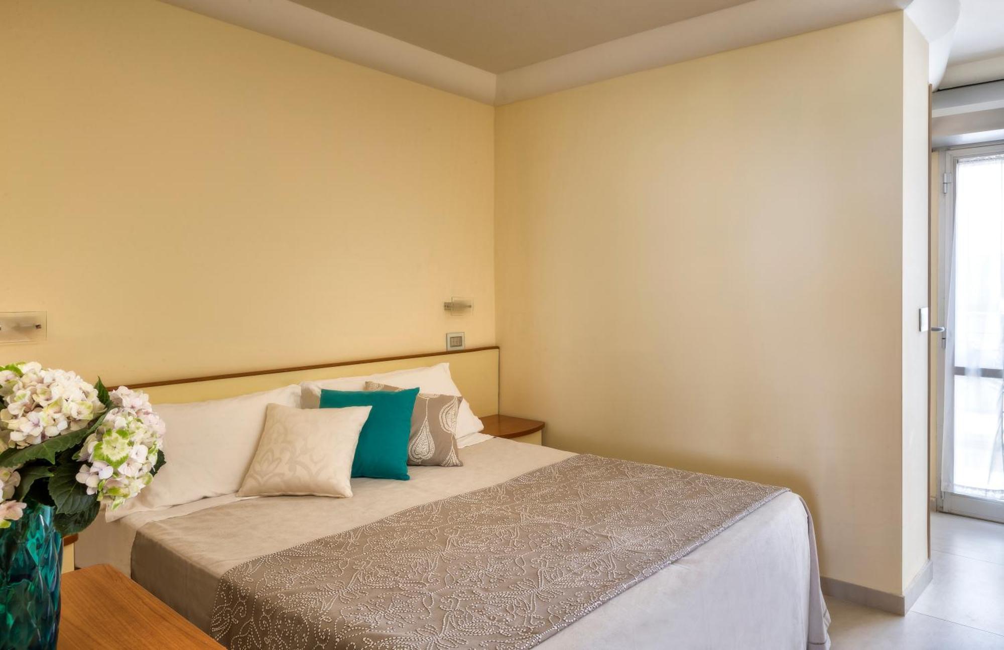Hotel Mondial Rimini Extérieur photo