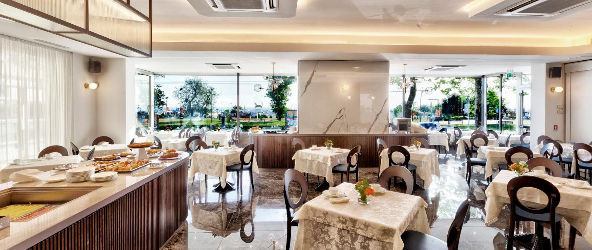Hotel Mondial Rimini Extérieur photo
