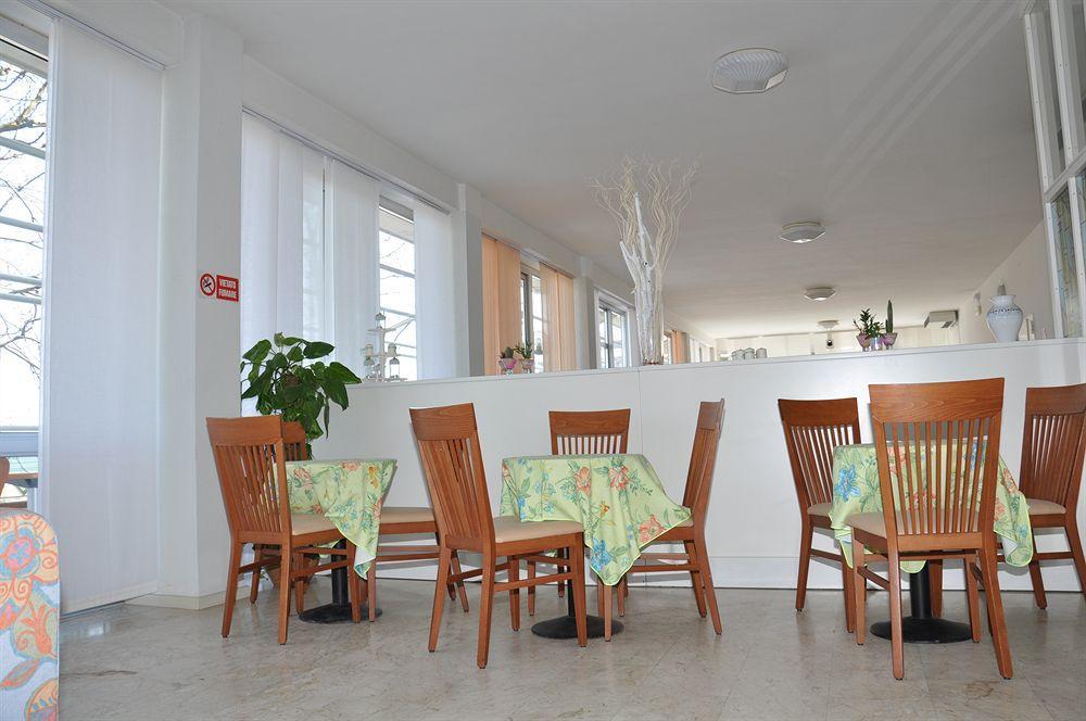 Hotel Mondial Rimini Extérieur photo